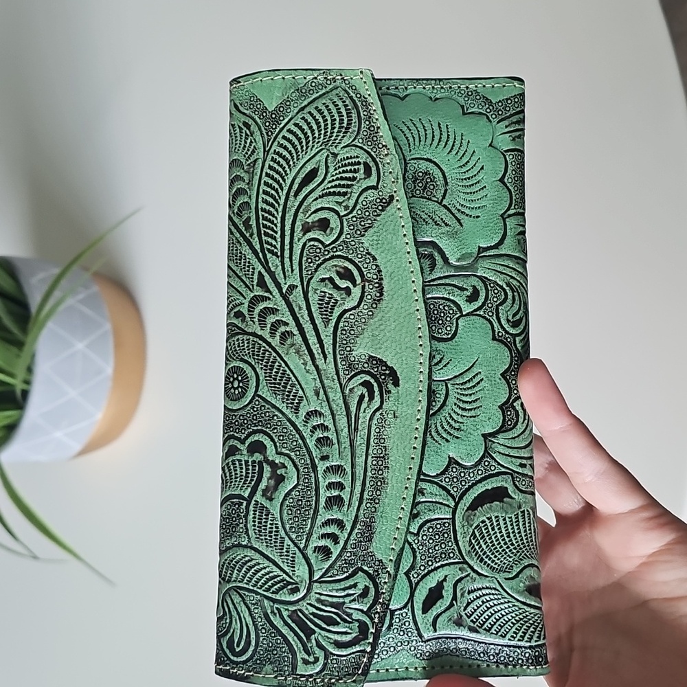 NWOT Mint Green Embossed Handtooled Western Style Floral Wallet